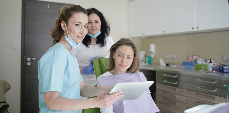 doctors-assitant-peo-workers-comp_728.jpg